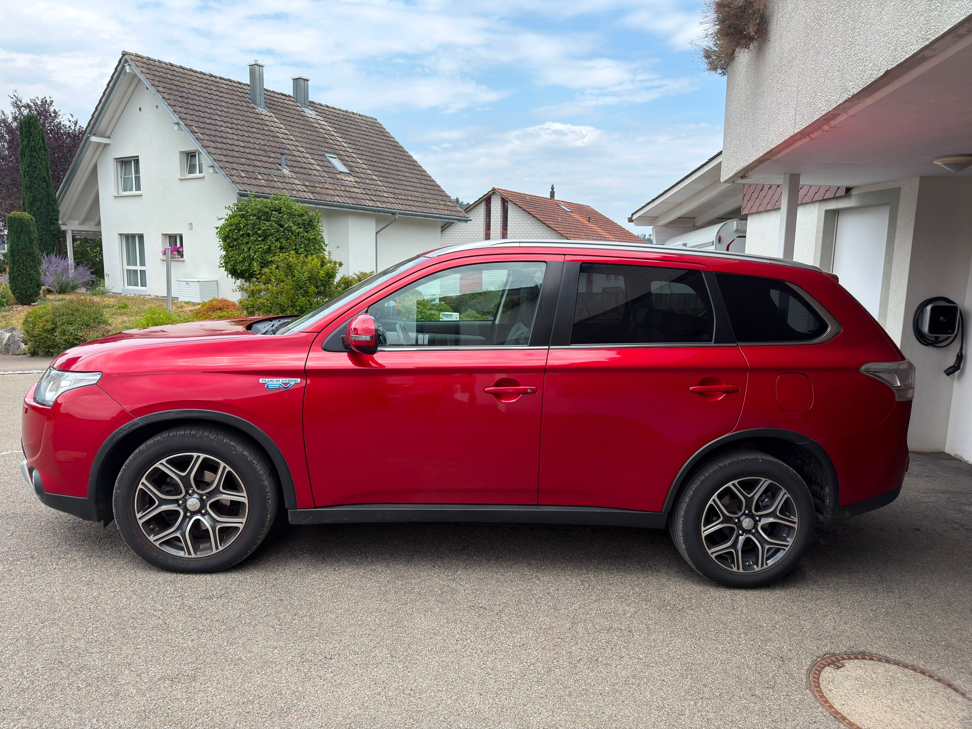 MITSUBISHI 2.0 PHEV Navigator Safety