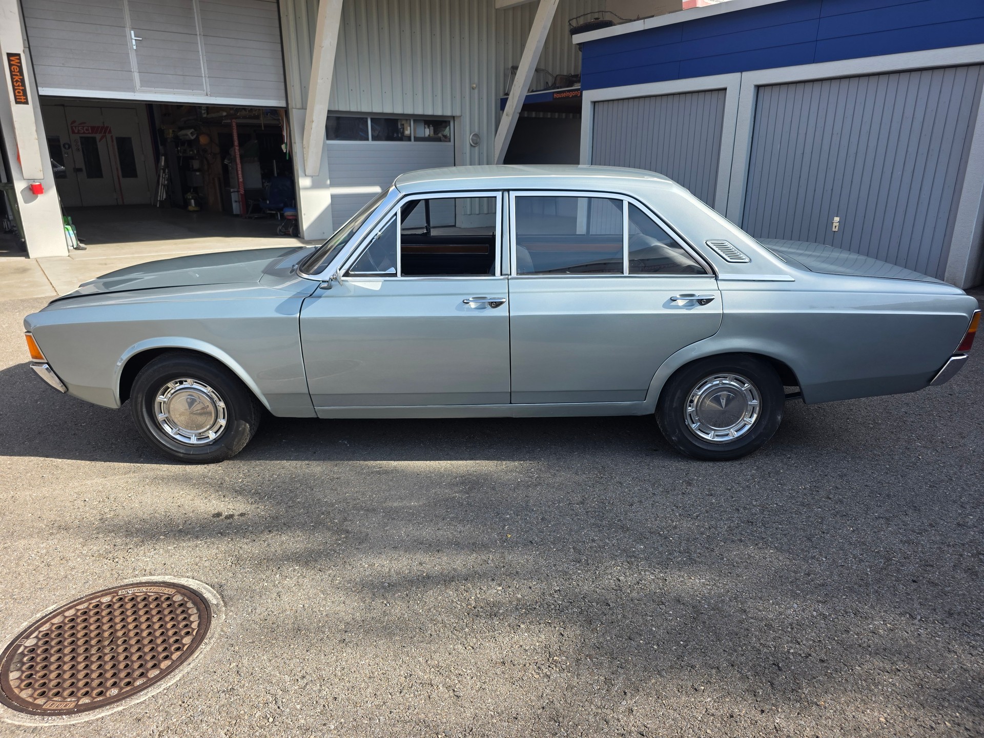 FORD 20 m S Automatic-image-1