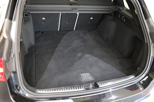 MERCEDES-BENZ C 220 d T 4M Swiss Star-image-11