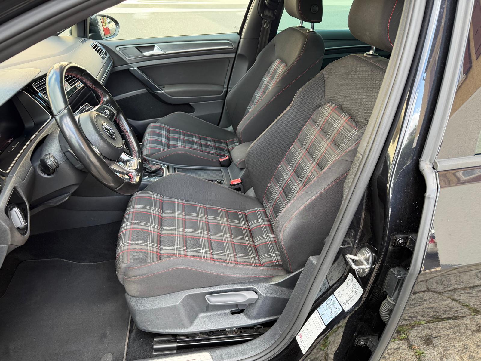 VW Golf 2.0 TSI GTI DSG-image-8