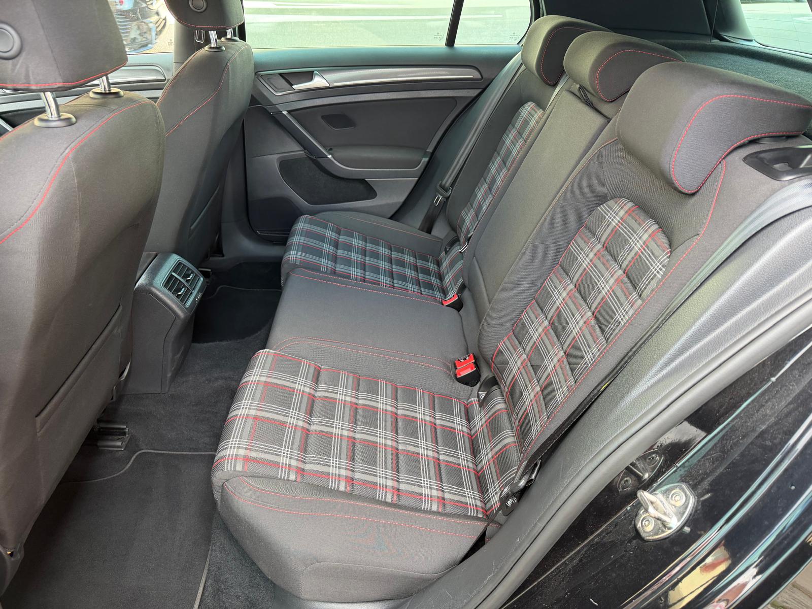 VW Golf 2.0 TSI GTI DSG-image-9