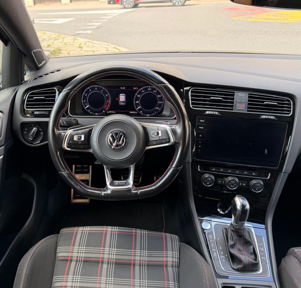 VW Golf 2.0 TSI GTI DSG-image-5