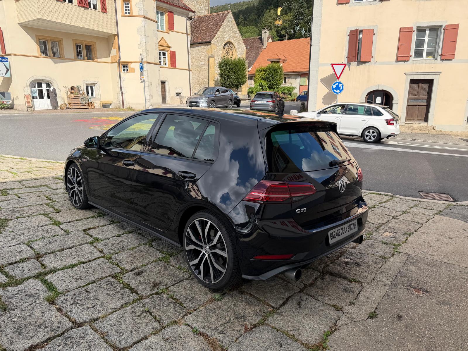 VW Golf 2.0 TSI GTI DSG-image-4