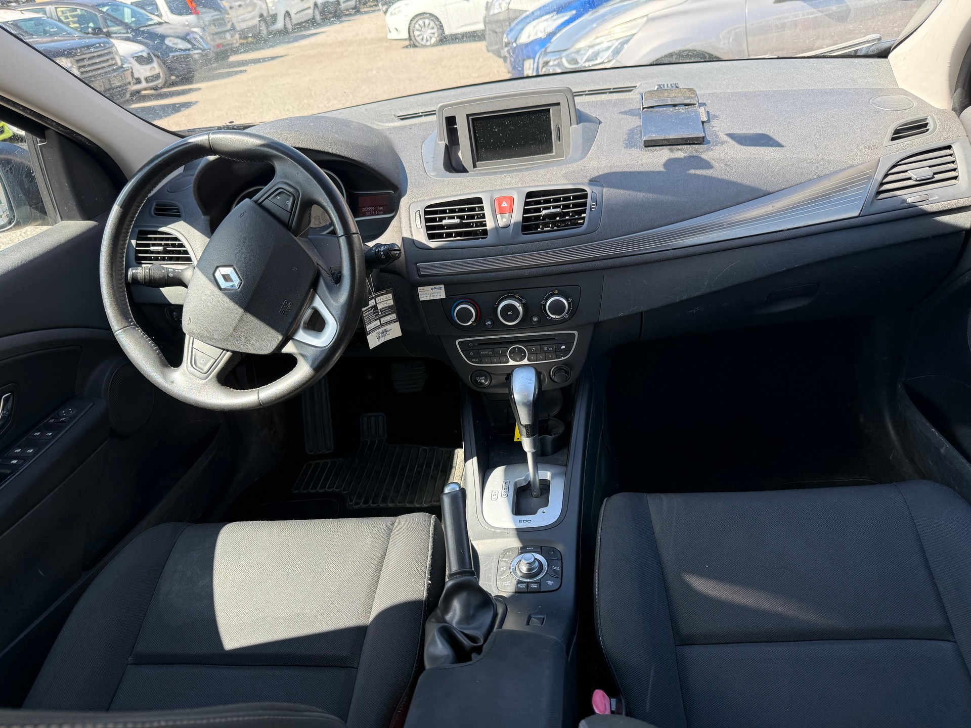 RENAULT Mégane Grandtour 1.5 dCi Dynamique EDC-image-5