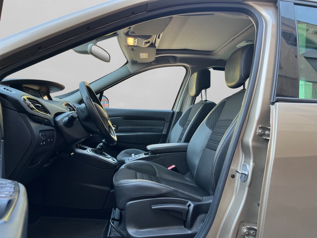 RENAULT Grand Scénic 1.2 16V Turbo Limited-image-8