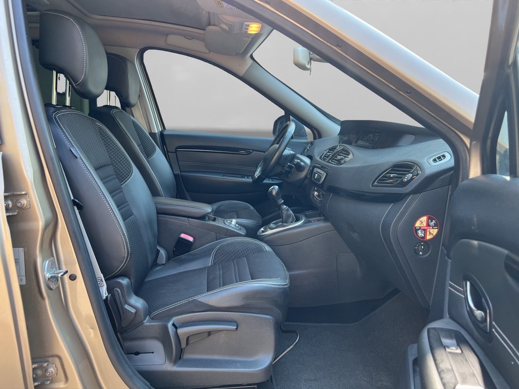 RENAULT Grand Scénic 1.2 16V Turbo Limited-image-9