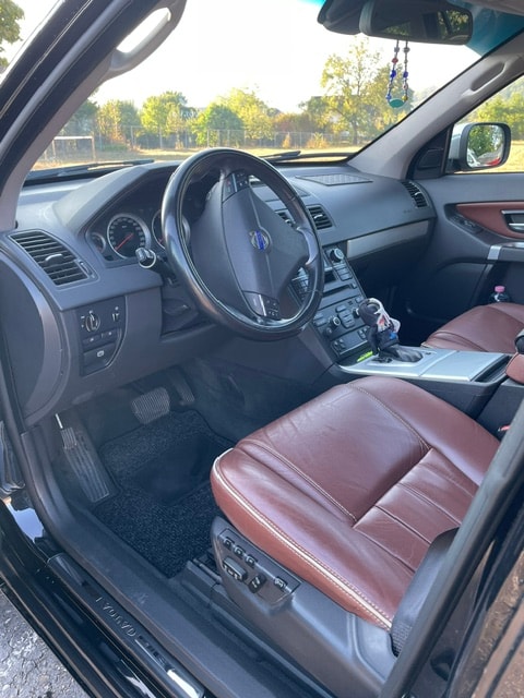 VOLVO 2.4D5 Momentum 7P. AWD-image-5