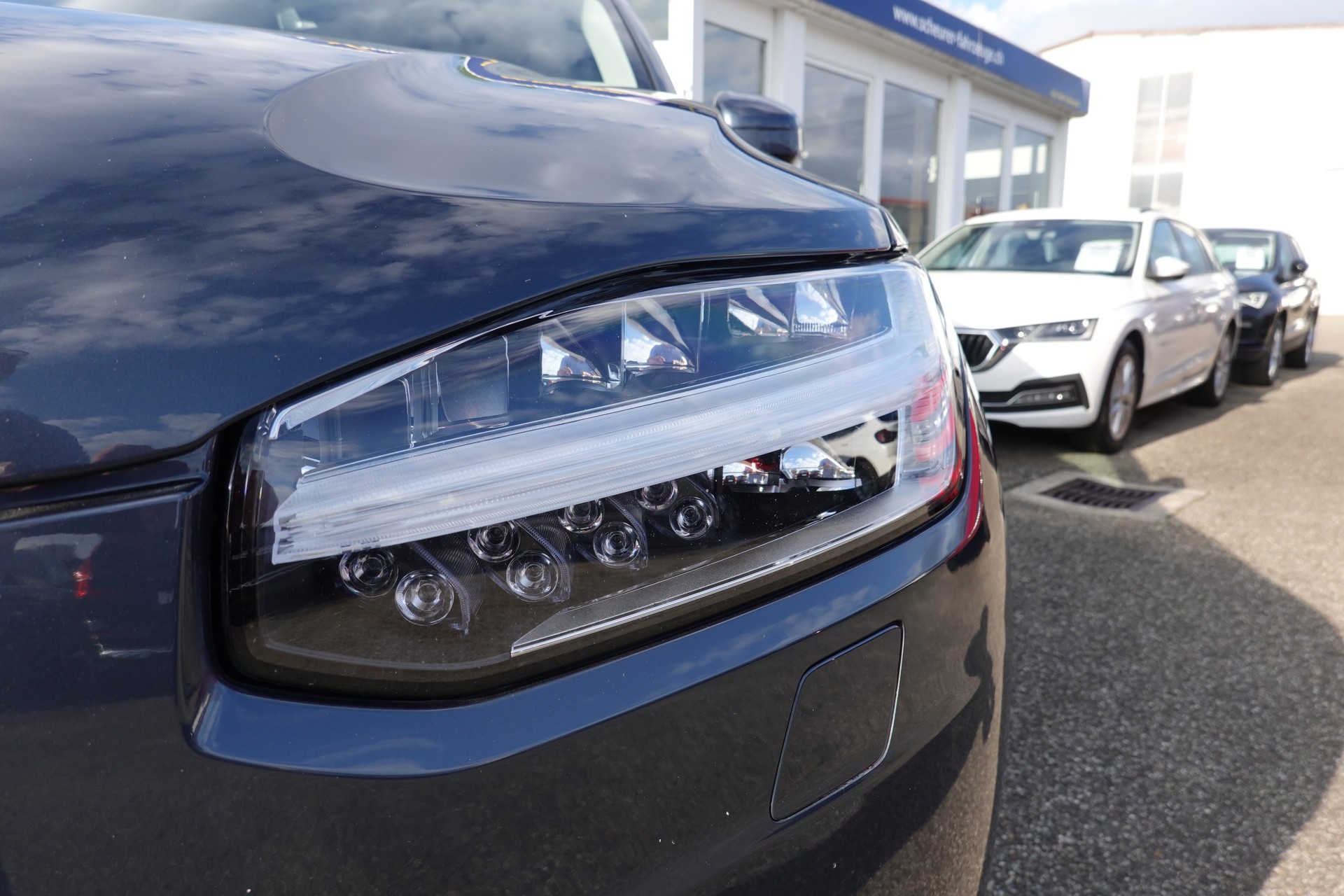 VOLVO XC90 B5 - BENZIN MILD HYBRID - AWD - "CORE" - GEARTRONIC - 250 PS-image-6