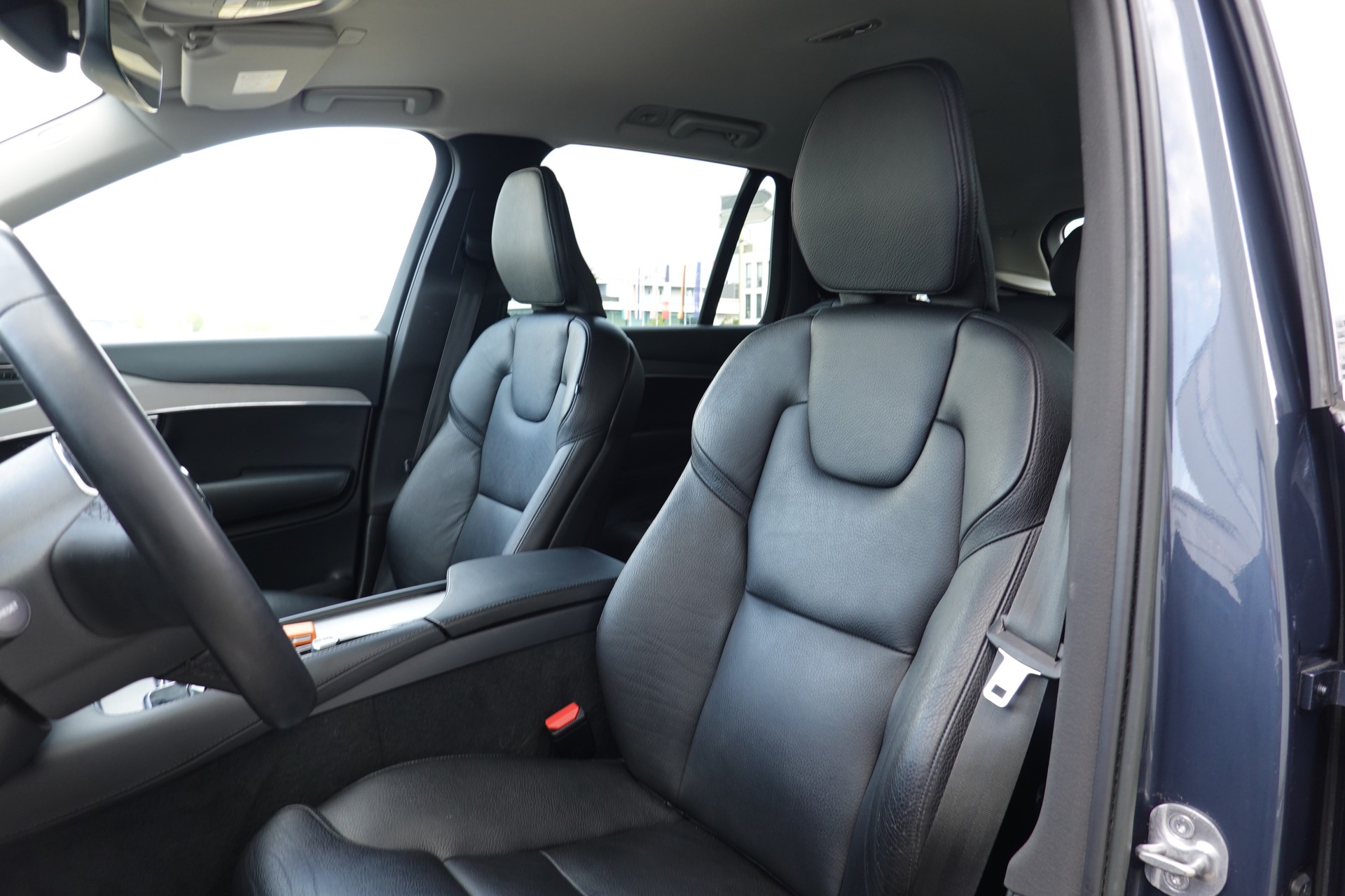 VOLVO XC90 B5 - BENZIN MILD HYBRID - AWD - "CORE" - GEARTRONIC - 250 PS-image-13