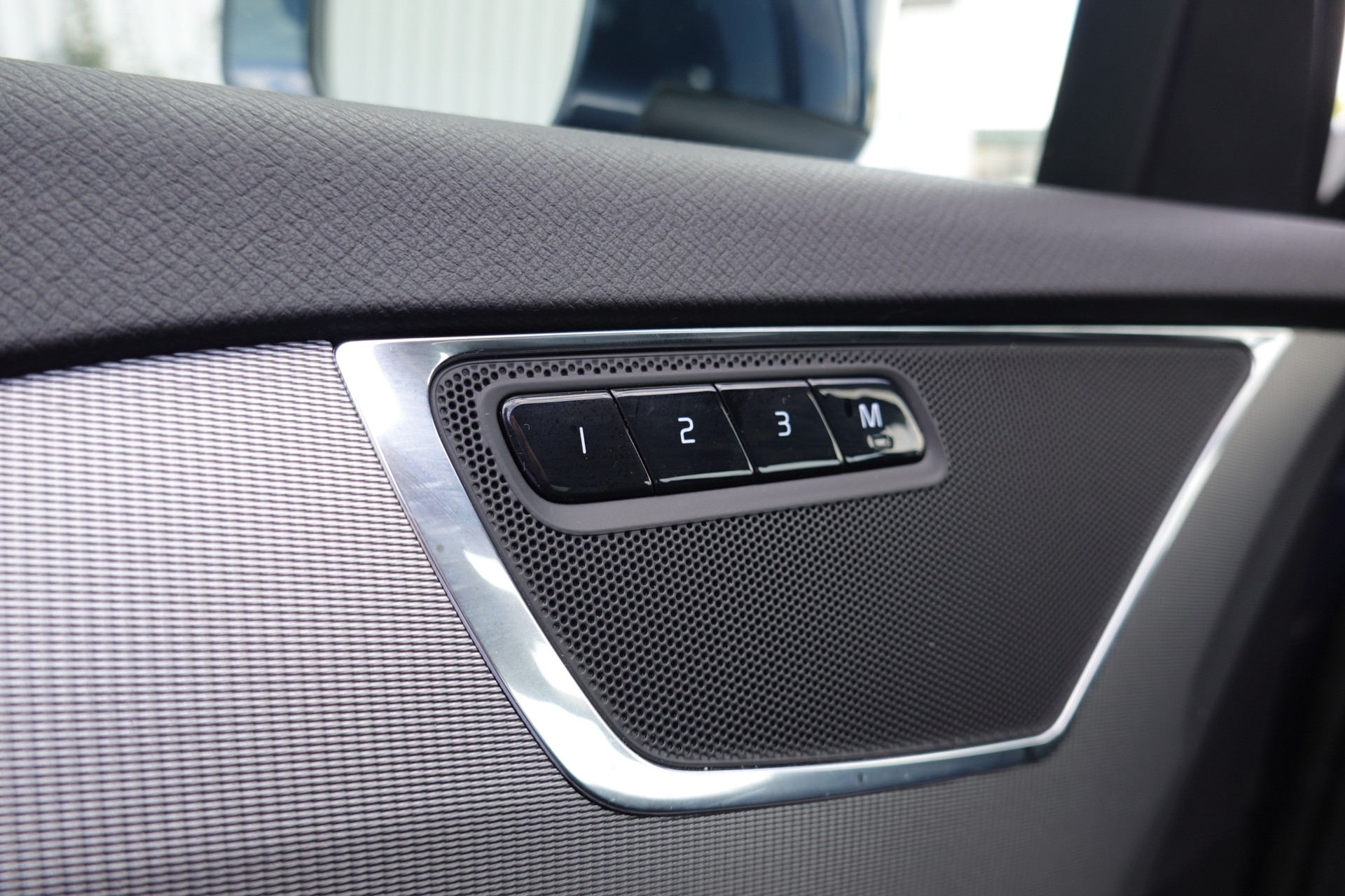 VOLVO XC90 B5 - BENZIN MILD HYBRID - AWD - "CORE" - GEARTRONIC - 250 PS-image-12
