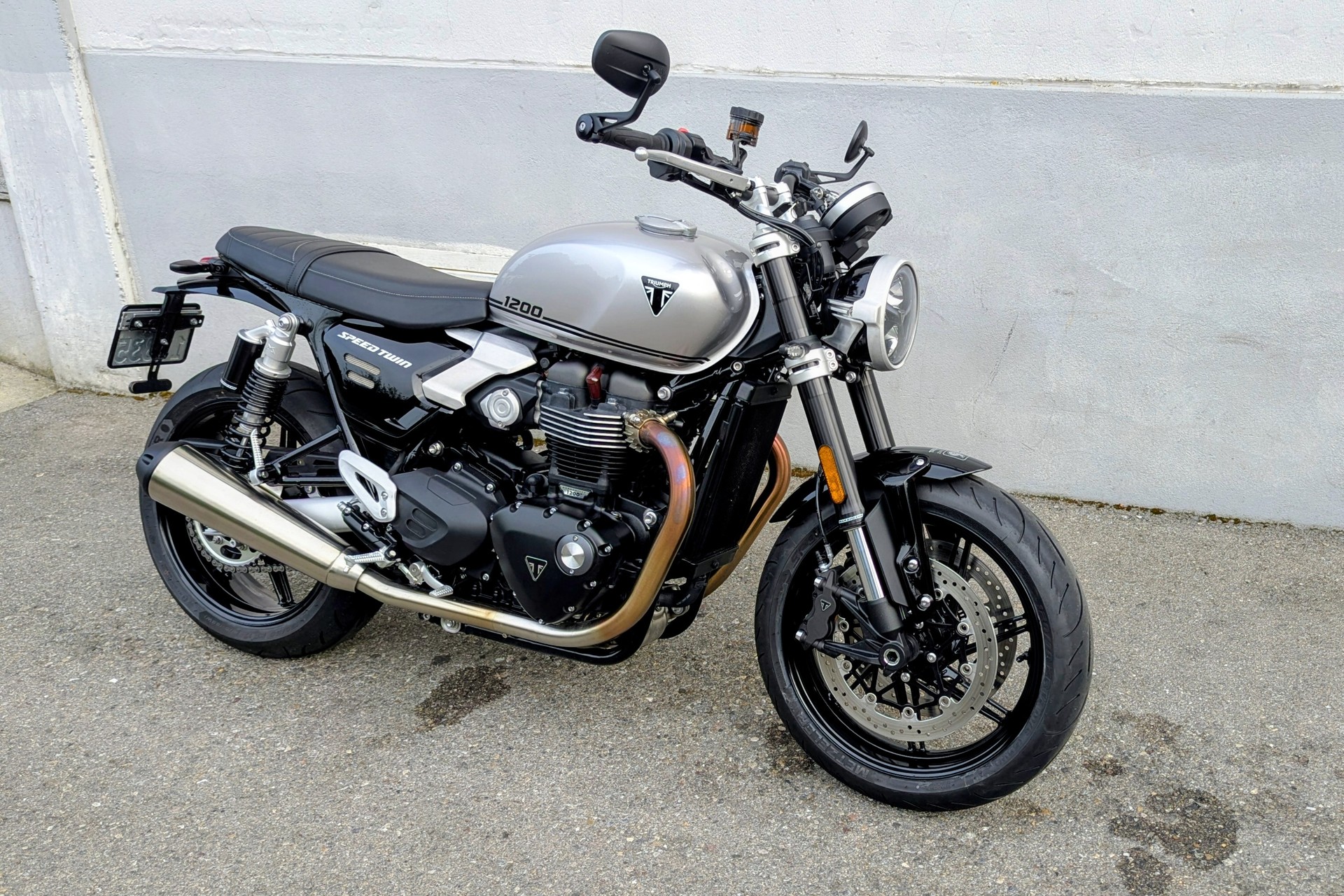 TRIUMPH Speed Twin 1200-showroom-element-1