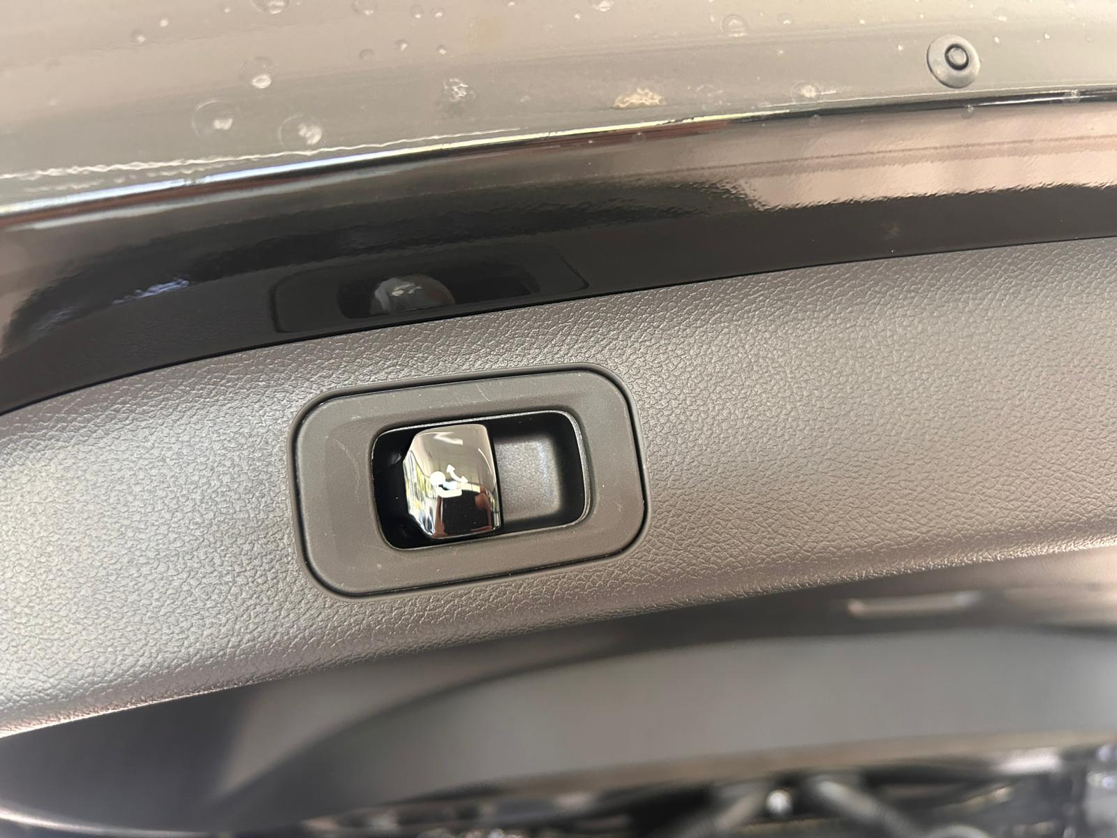 MERCEDES-BENZ GLB 220 4Matic 8G-Tronic-image-11