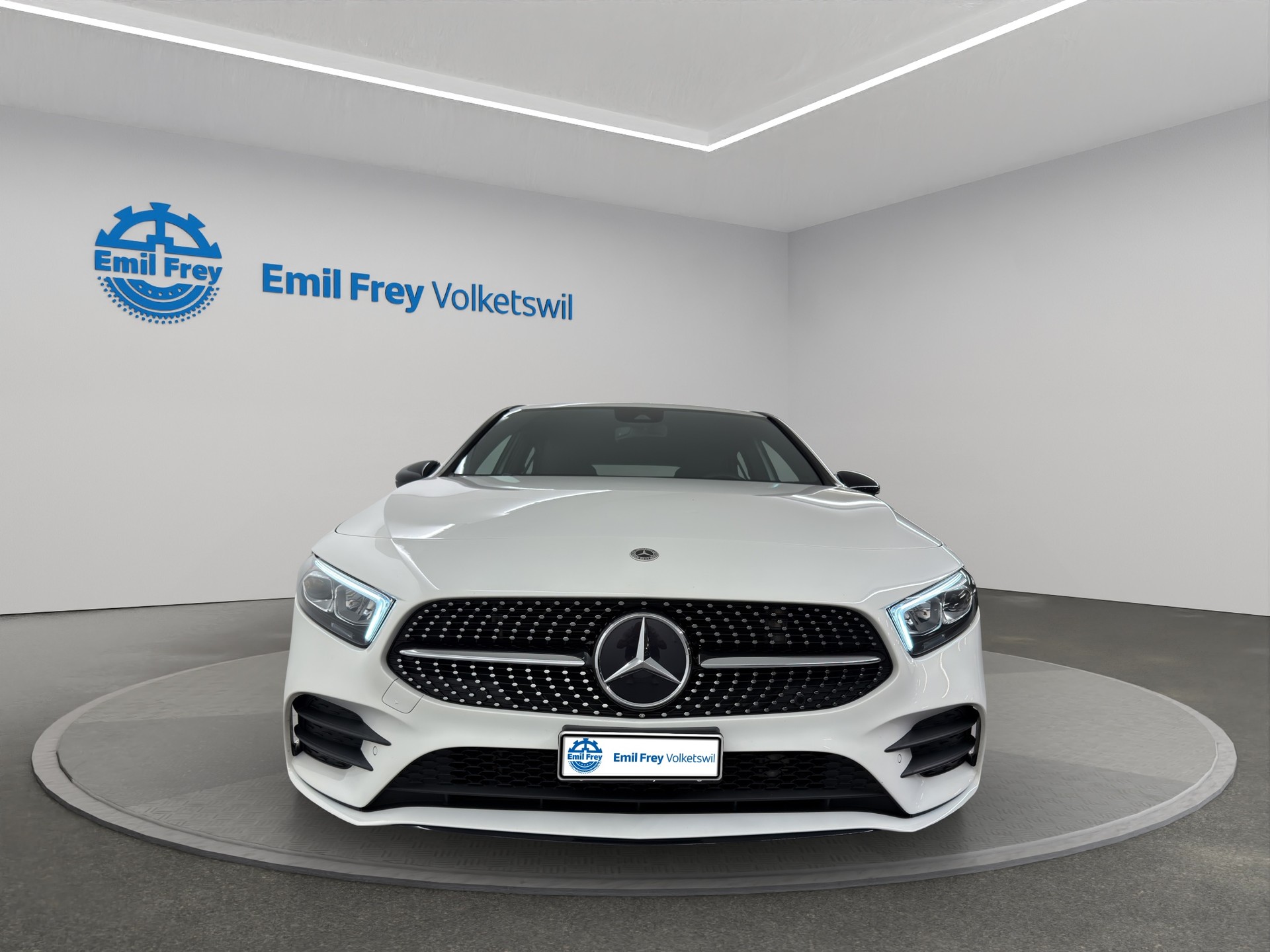 MERCEDES-BENZ A 180 Night Star AMG Line-image-4