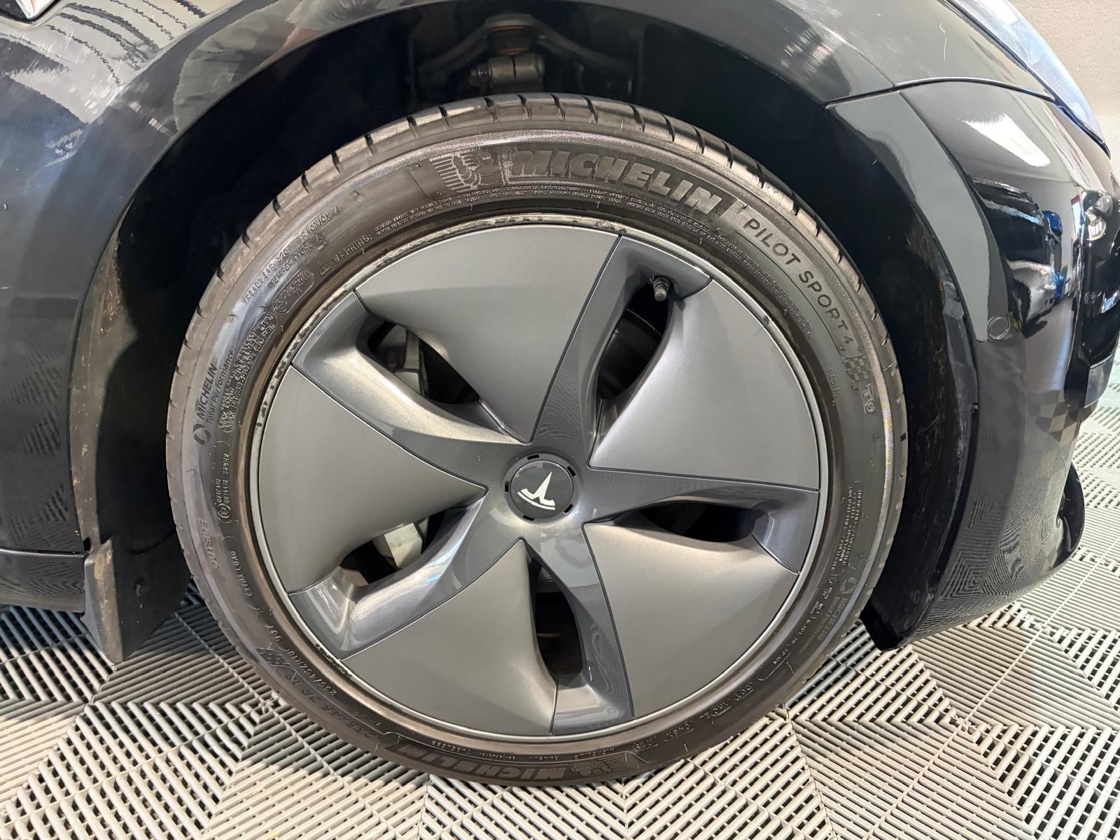 TESLA Model 3 Long Range Dual Motor AWD-image-28