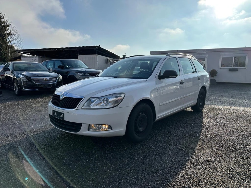SKODA Octavia Combi 1.2 TSI Clever-image-1