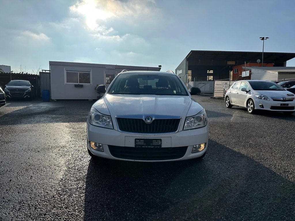 SKODA Octavia Combi 1.2 TSI Clever-image-0