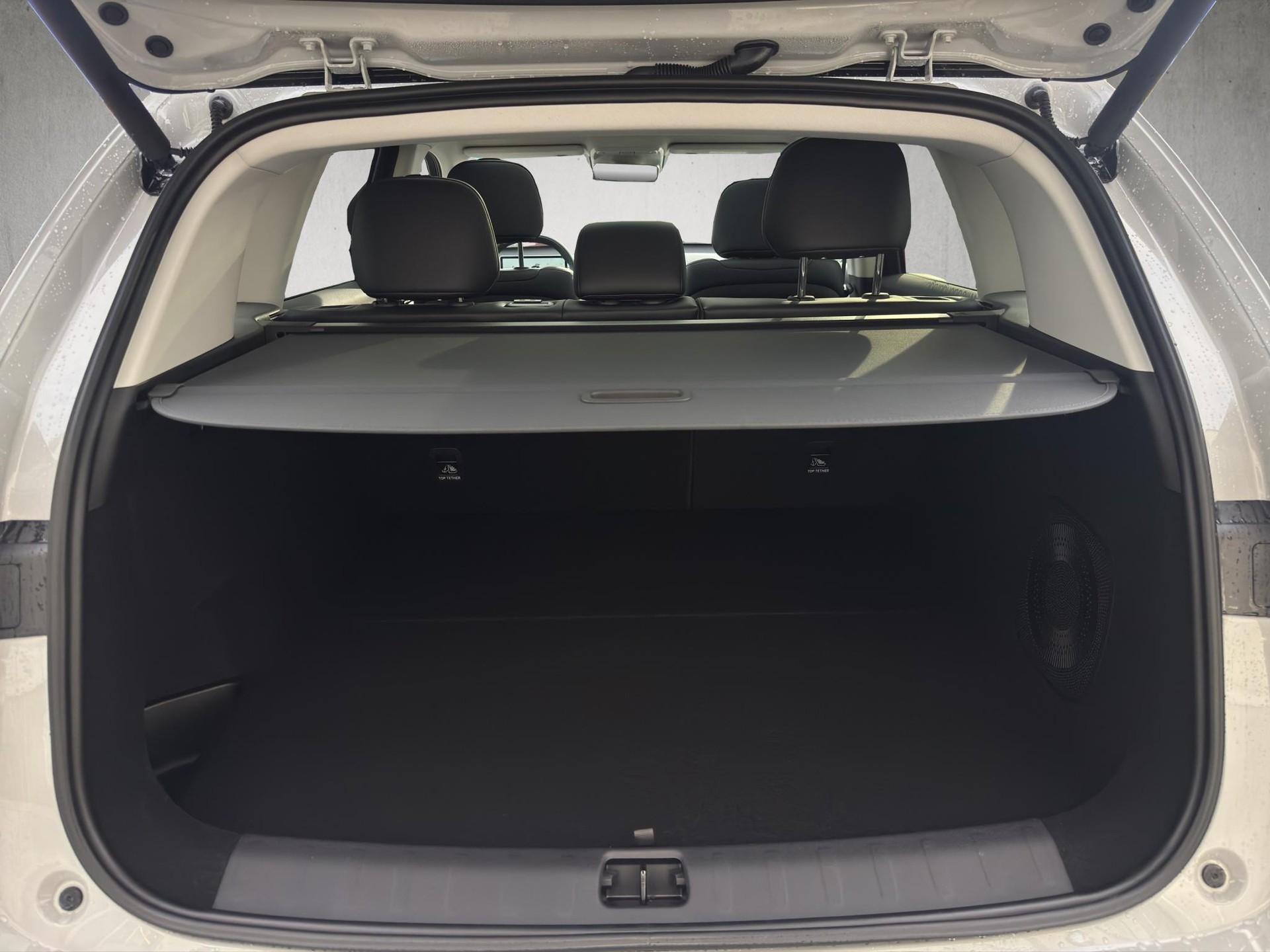 LEAPMOTOR C10 EV AWD-image-8