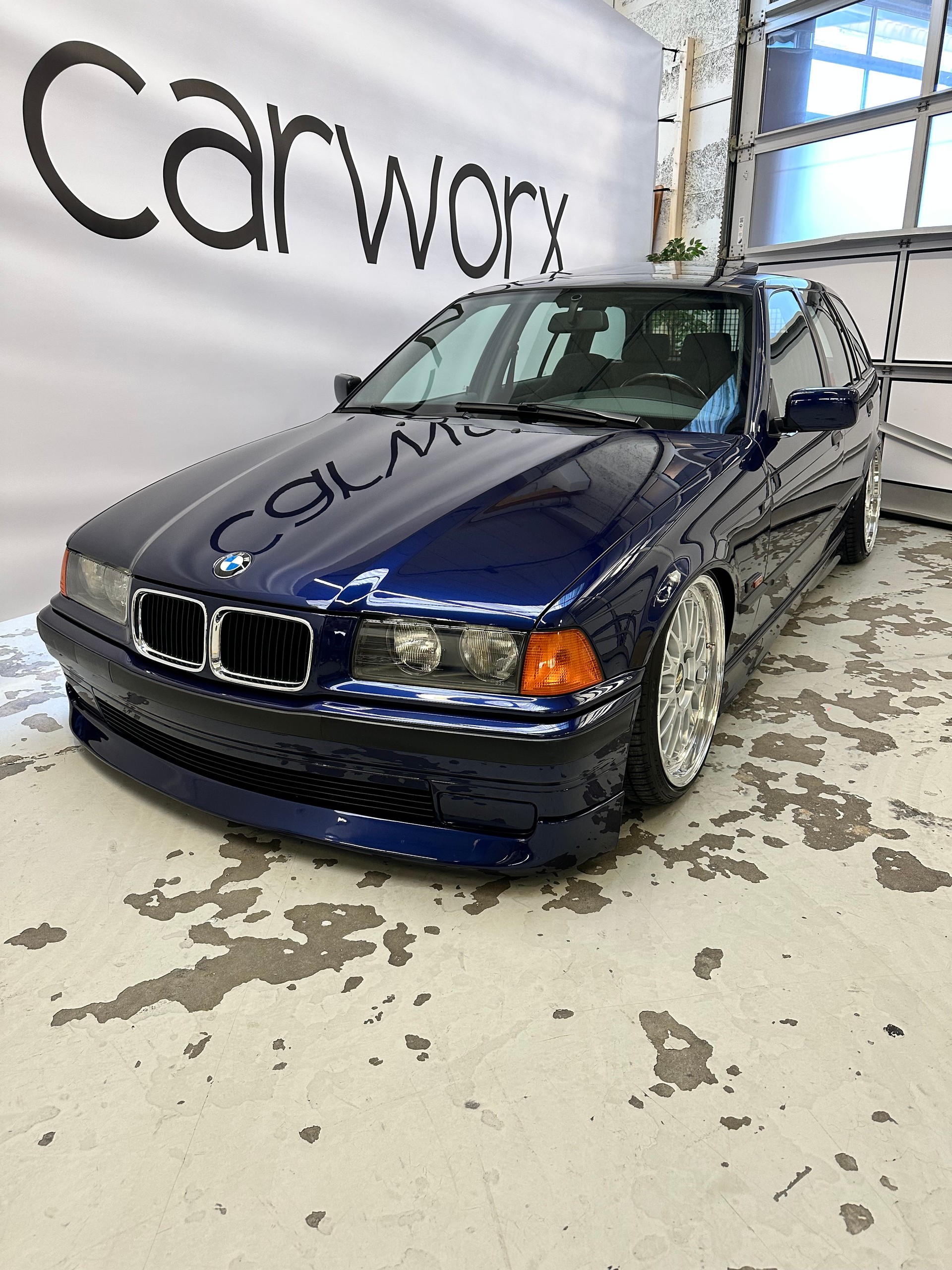 BMW 328i Touring-image-1
