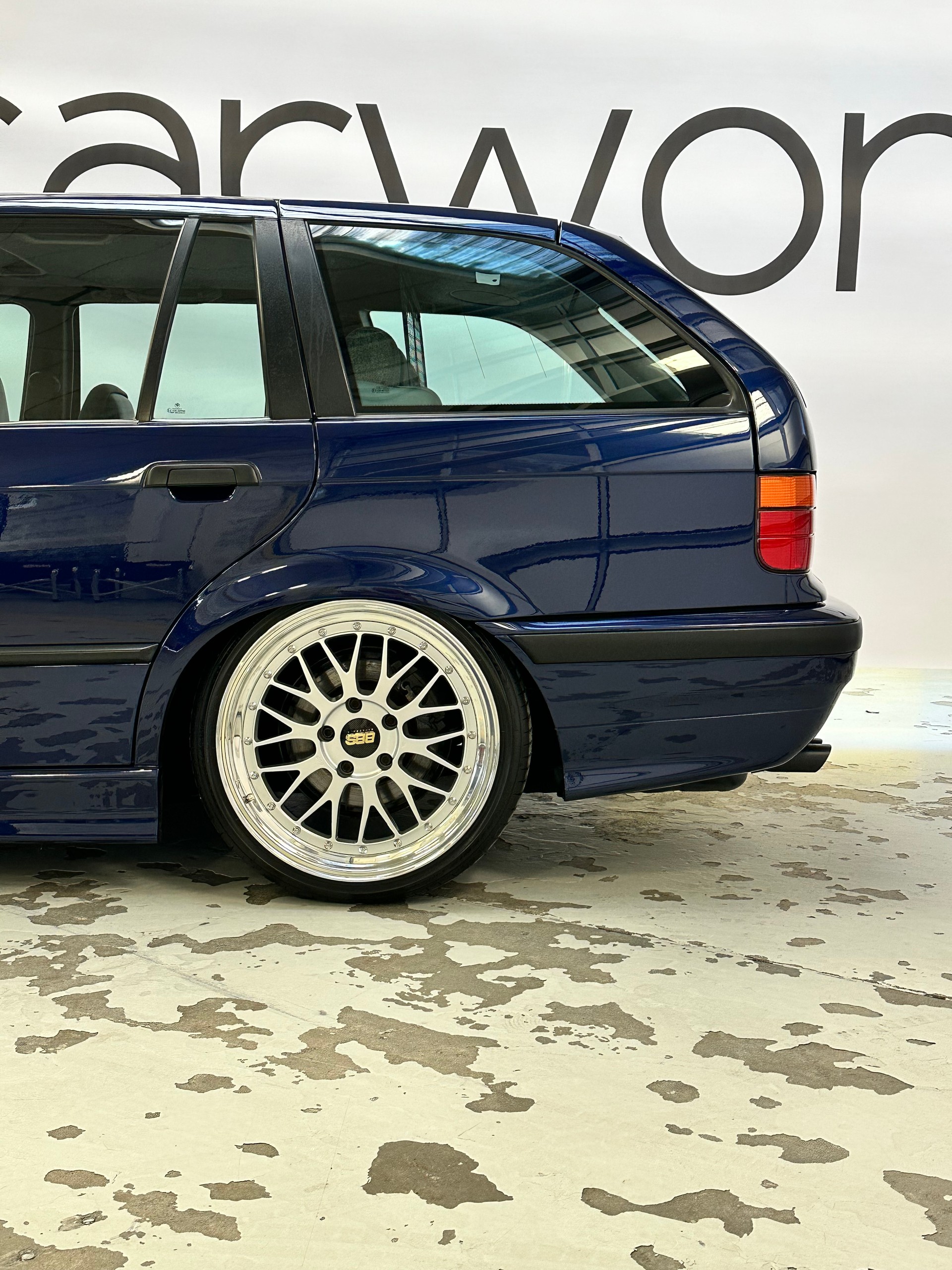 BMW 328i Touring-image-6