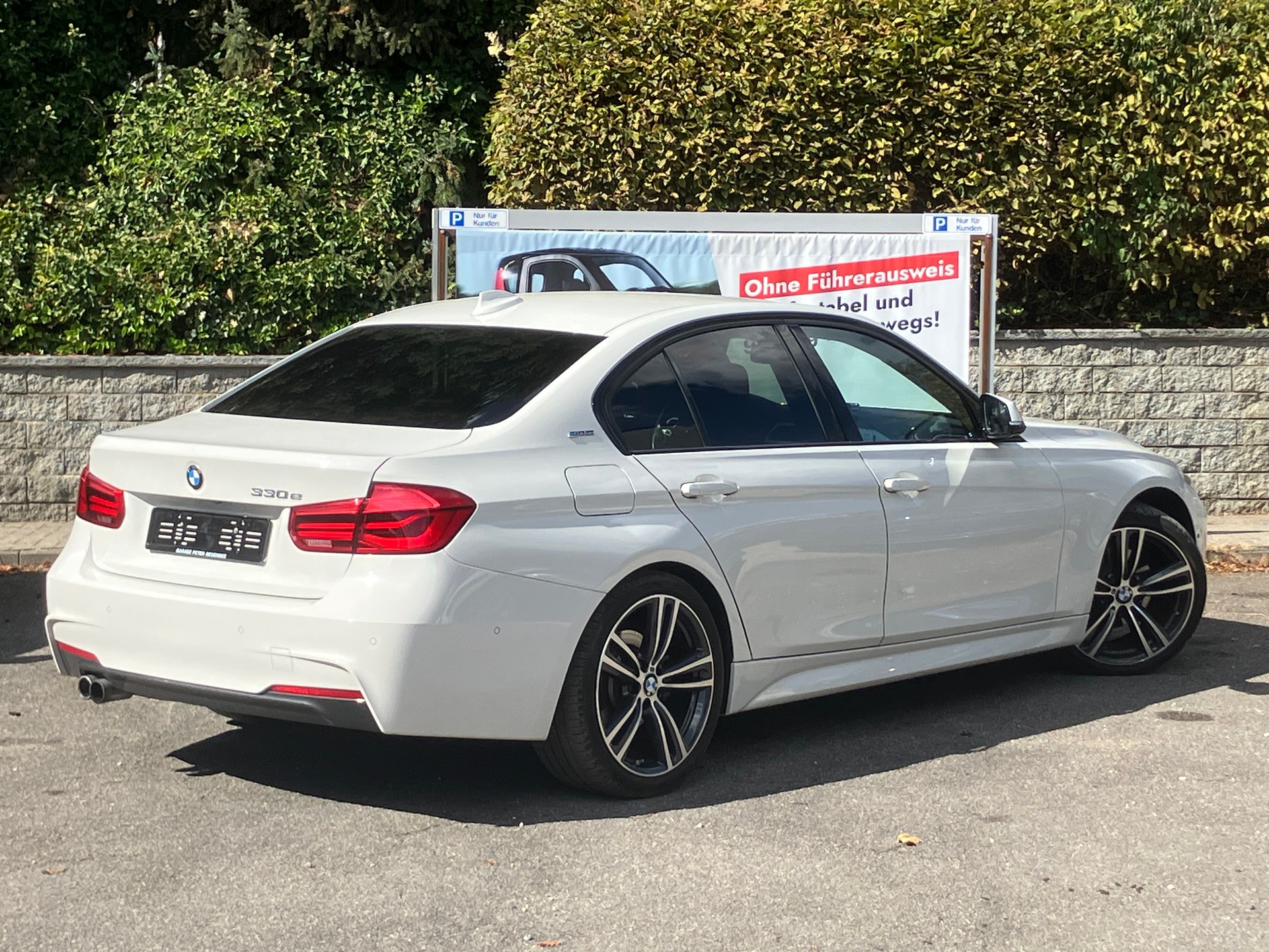 BMW 330e iPerformance M Sport Steptronic-image-3
