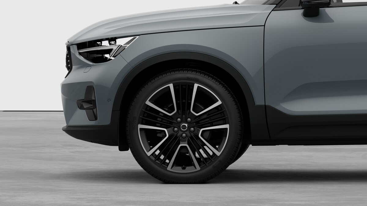 VOLVO XC40 2.0 B4 MH Black Edition-image-6