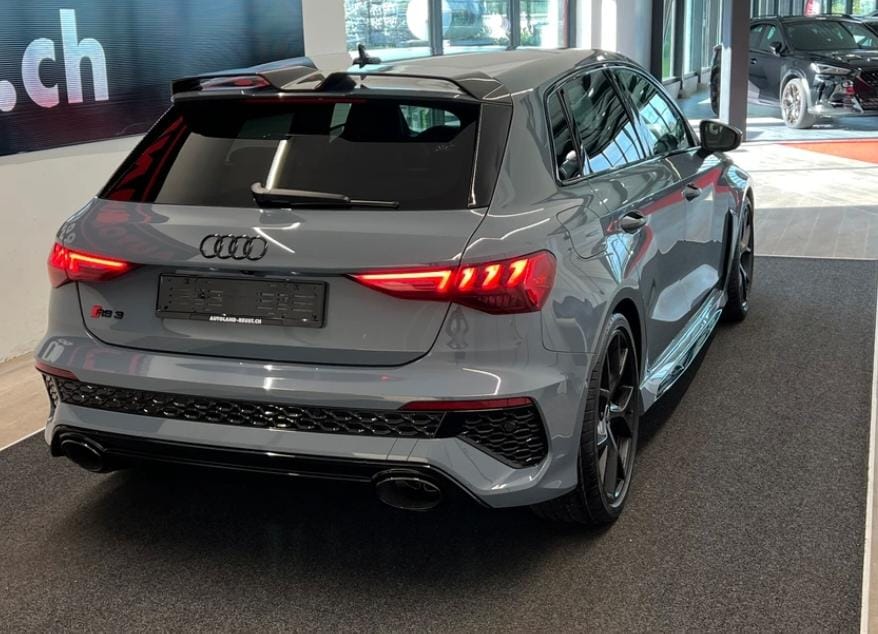 AUDI RS3 Sportback 2.5 TSI quattro S-tronic-image-4