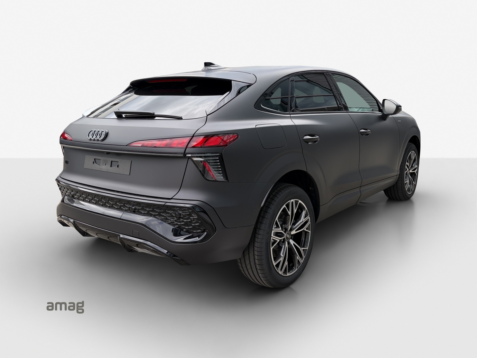AUDI Q3 Sportback e-hybrid 200 kW S tronig-image-4