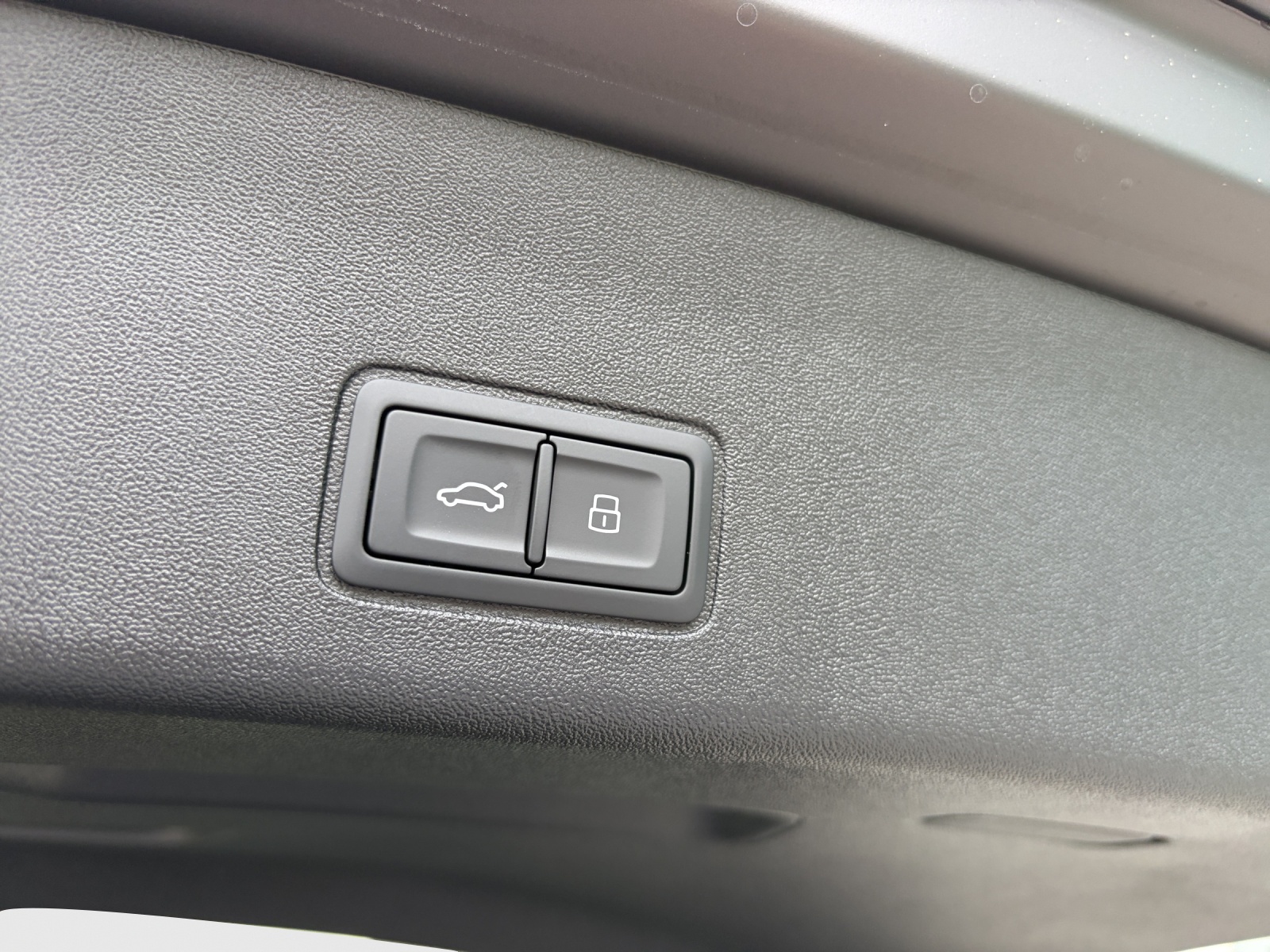 AUDI Q3 Sportback e-hybrid 200 kW S tronig-image-13