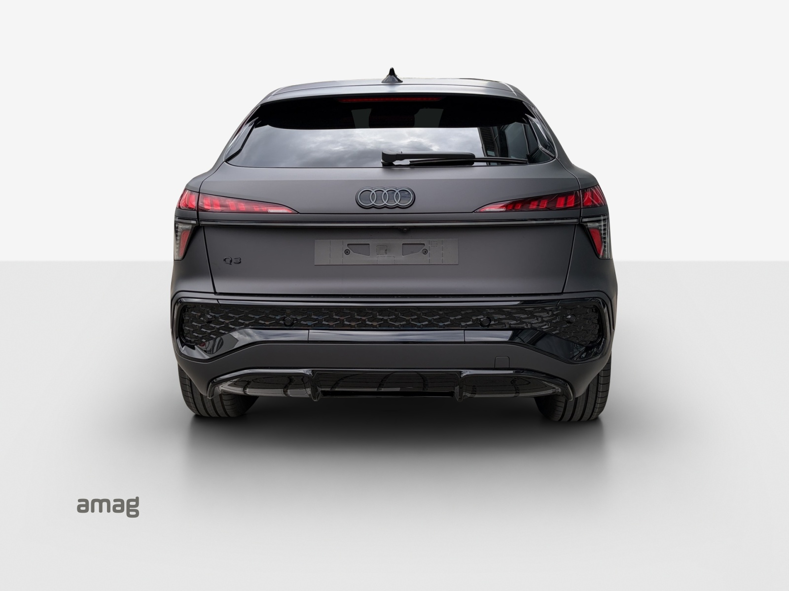 AUDI Q3 Sportback e-hybrid 200 kW S tronig-image-3