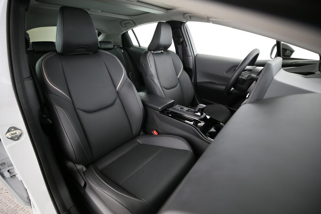 TOYOTA Prius 2.0 Plug-In-Hybrid Premium-image-11