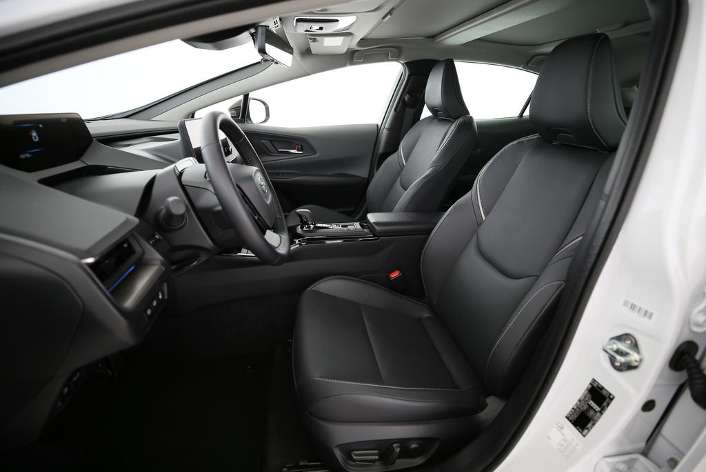 TOYOTA Prius 2.0 Plug-In-Hybrid Premium-image-4