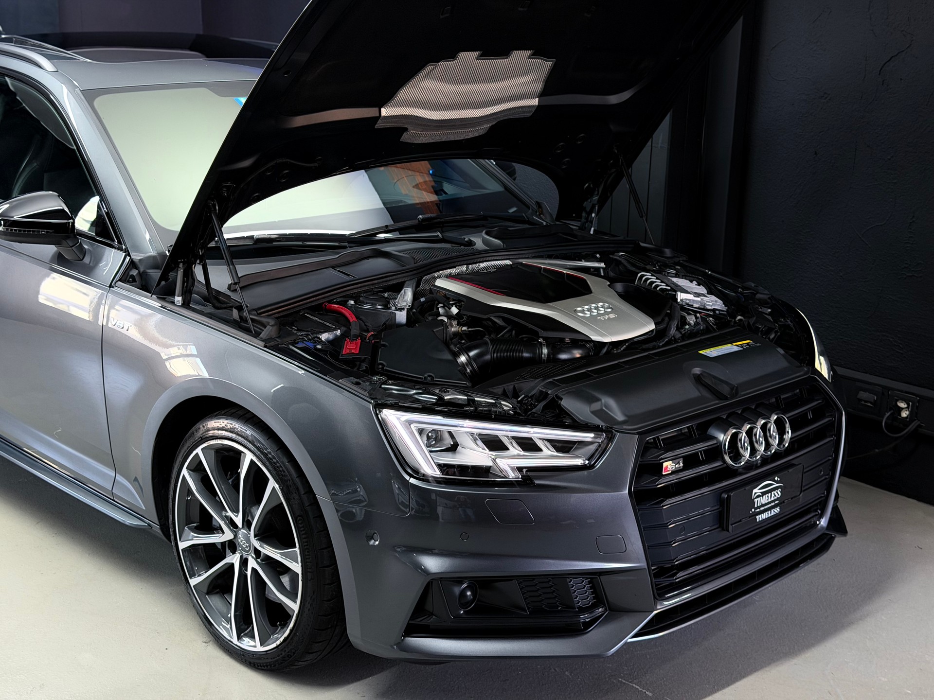 AUDI S4 Avant 3.0 TFSI quattro tiptronic-image-2