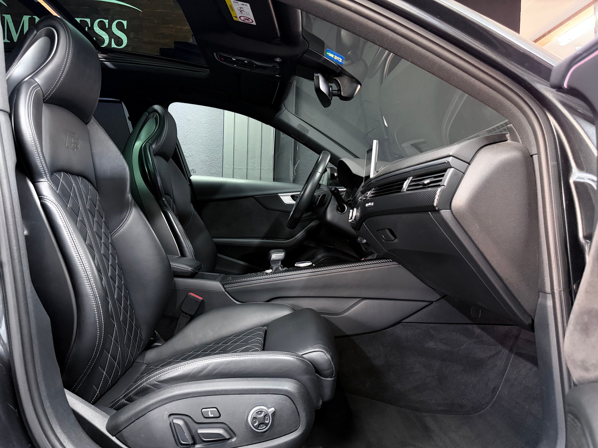 AUDI S4 Avant 3.0 TFSI quattro tiptronic-image-14