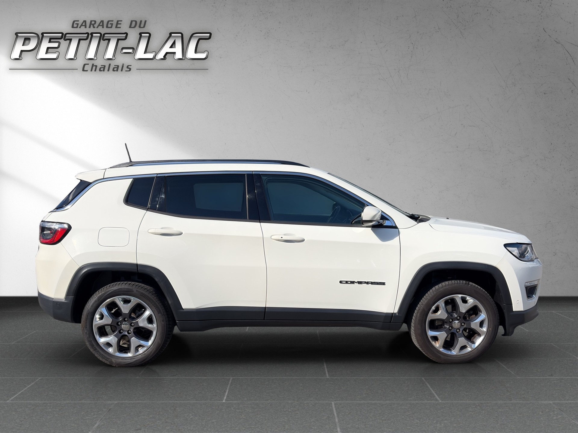 JEEP Compass 1.4 Turbo Limited AWD 9ATX-image-6