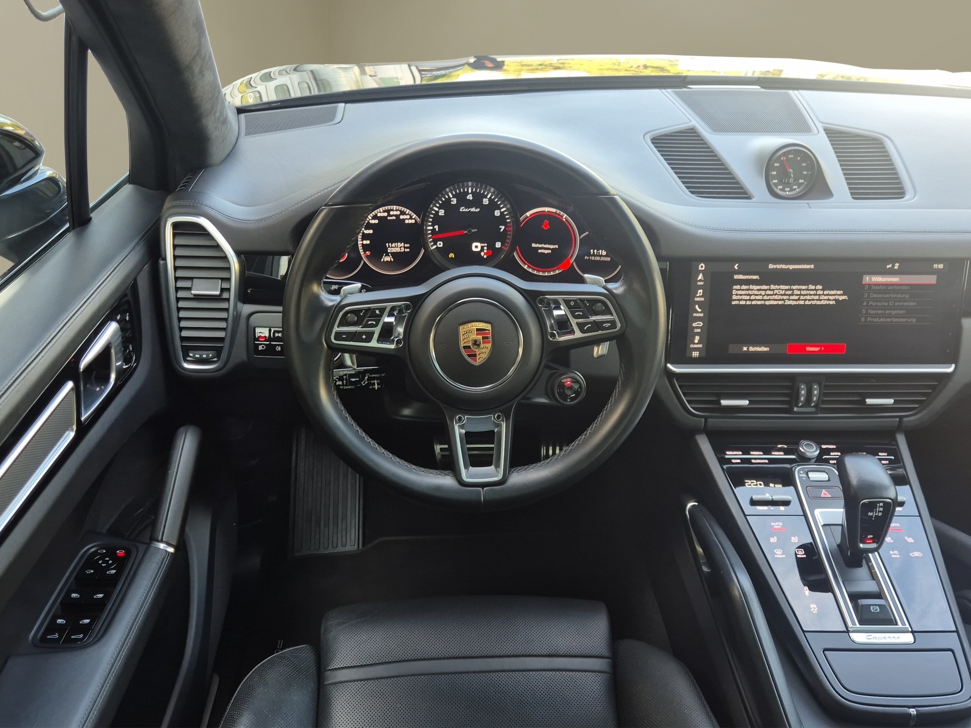 PORSCHE Cayenne Turbo-image-12