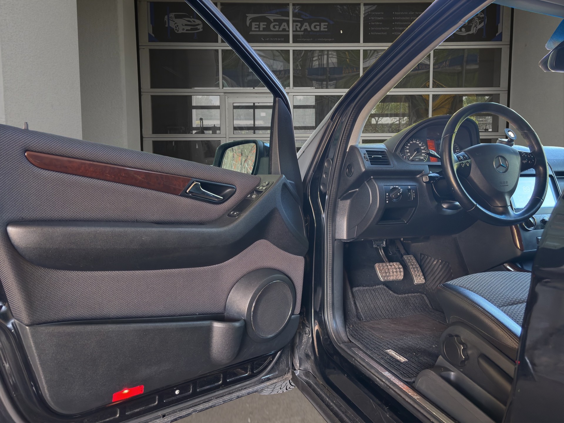 MERCEDES-BENZ A 180 CDI Elégance Autotronic-image-9