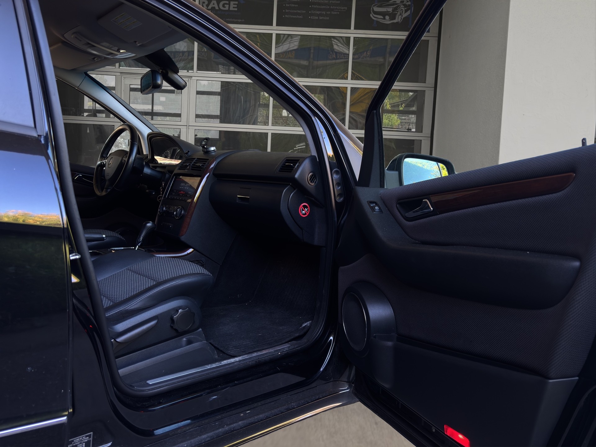 MERCEDES-BENZ A 180 CDI Elégance Autotronic-image-14