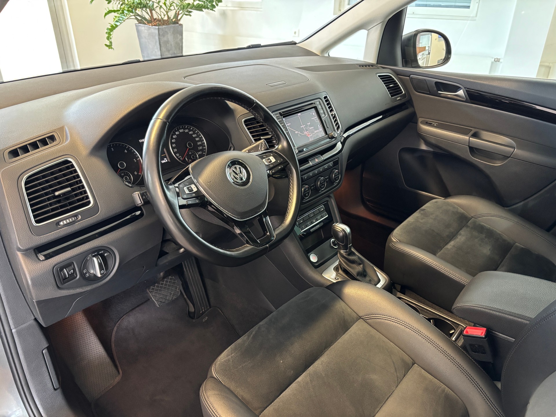 VW Sharan 2.0 TDI BMT Highline DSG-image-4
