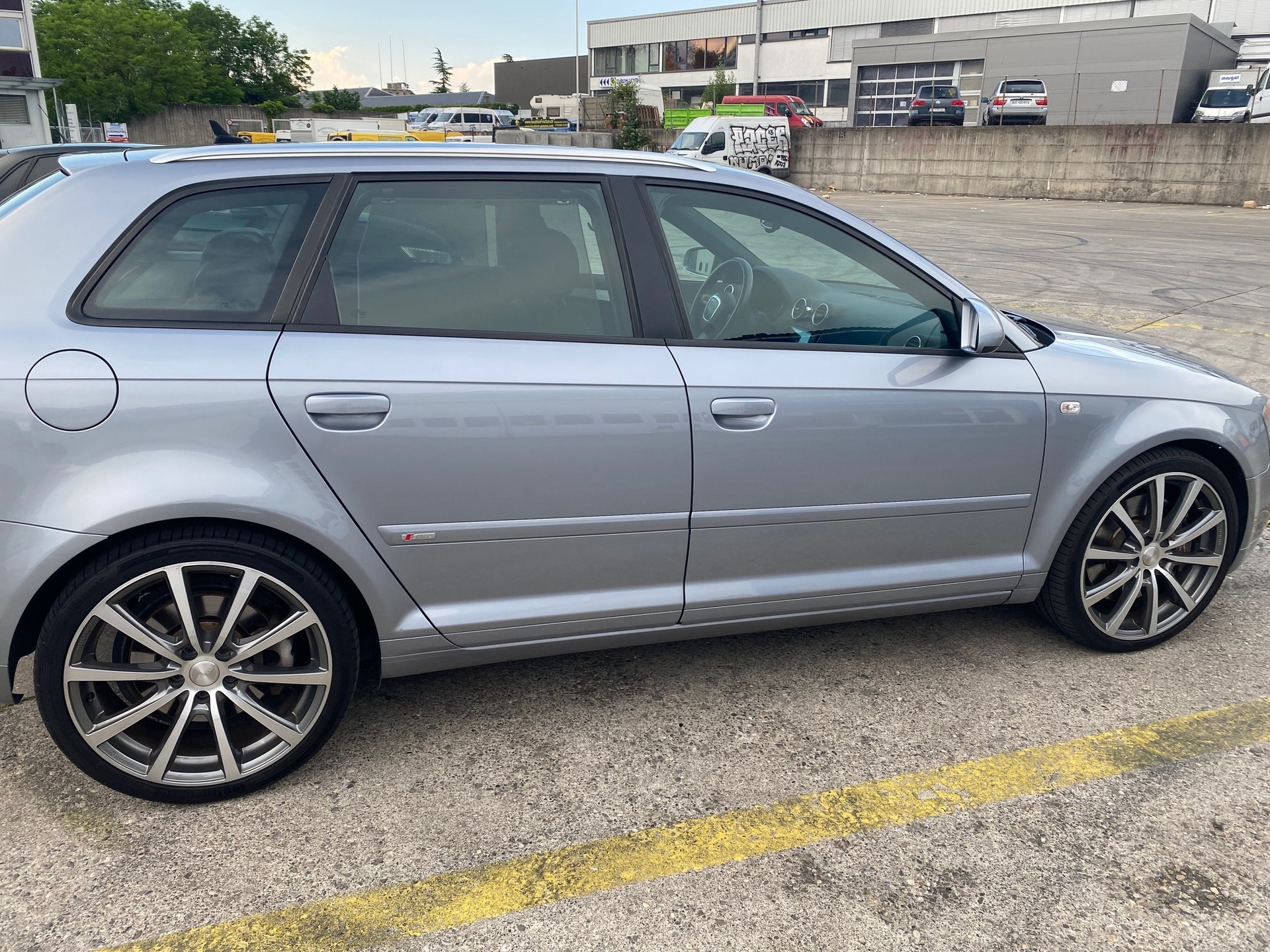 AUDI 3.2 V6 Ambition quat. S-Tr-image-0