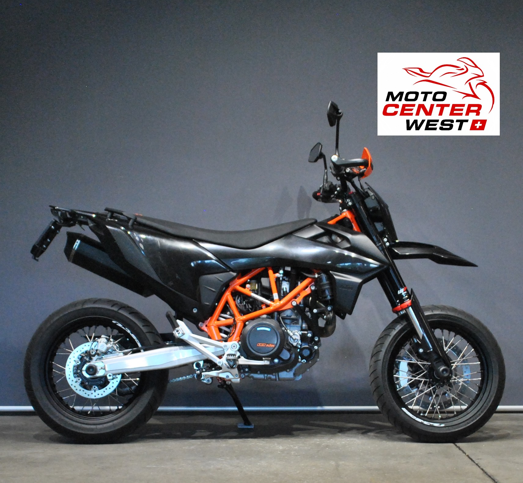 KTM 690 SMC R ABS (35 kW)-showroom-element-1