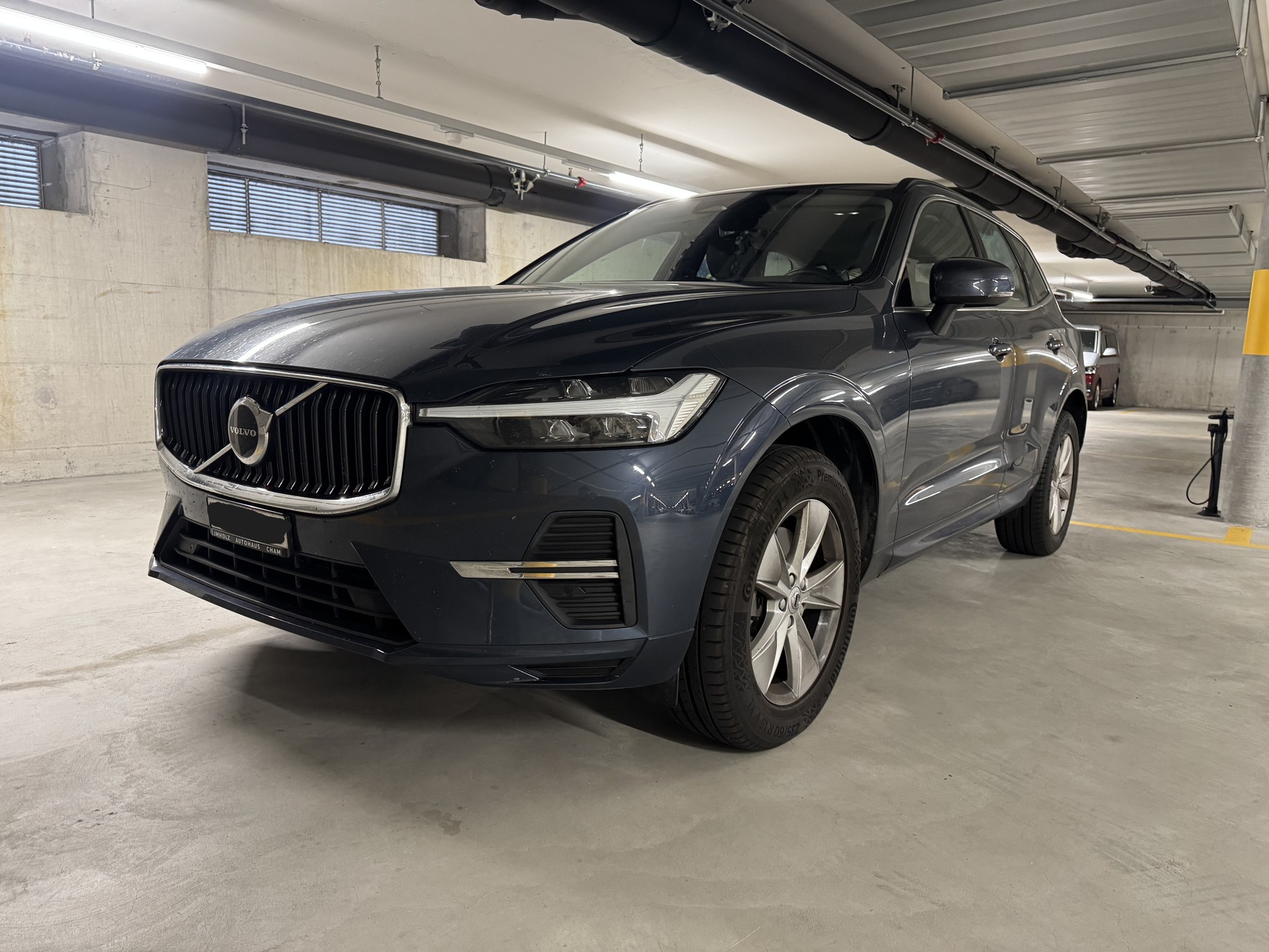 VOLVO XC60-image-1