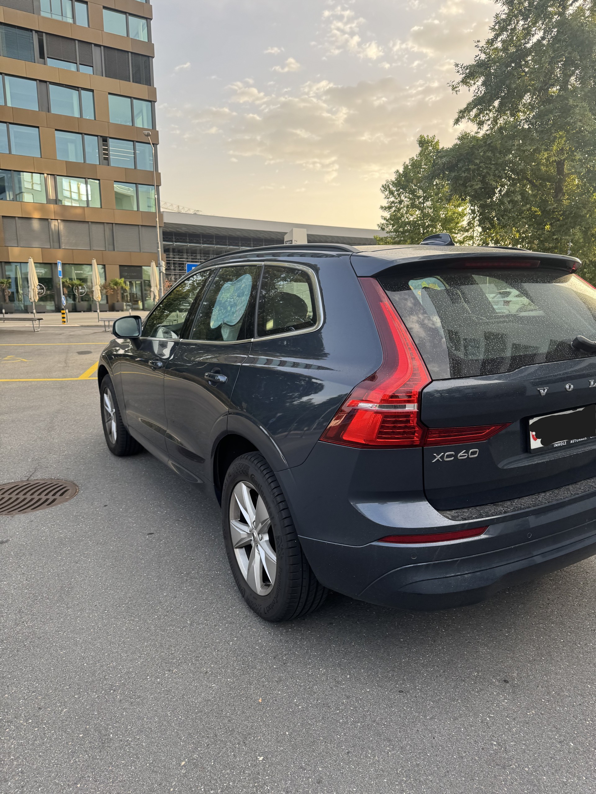 VOLVO XC60-image-2