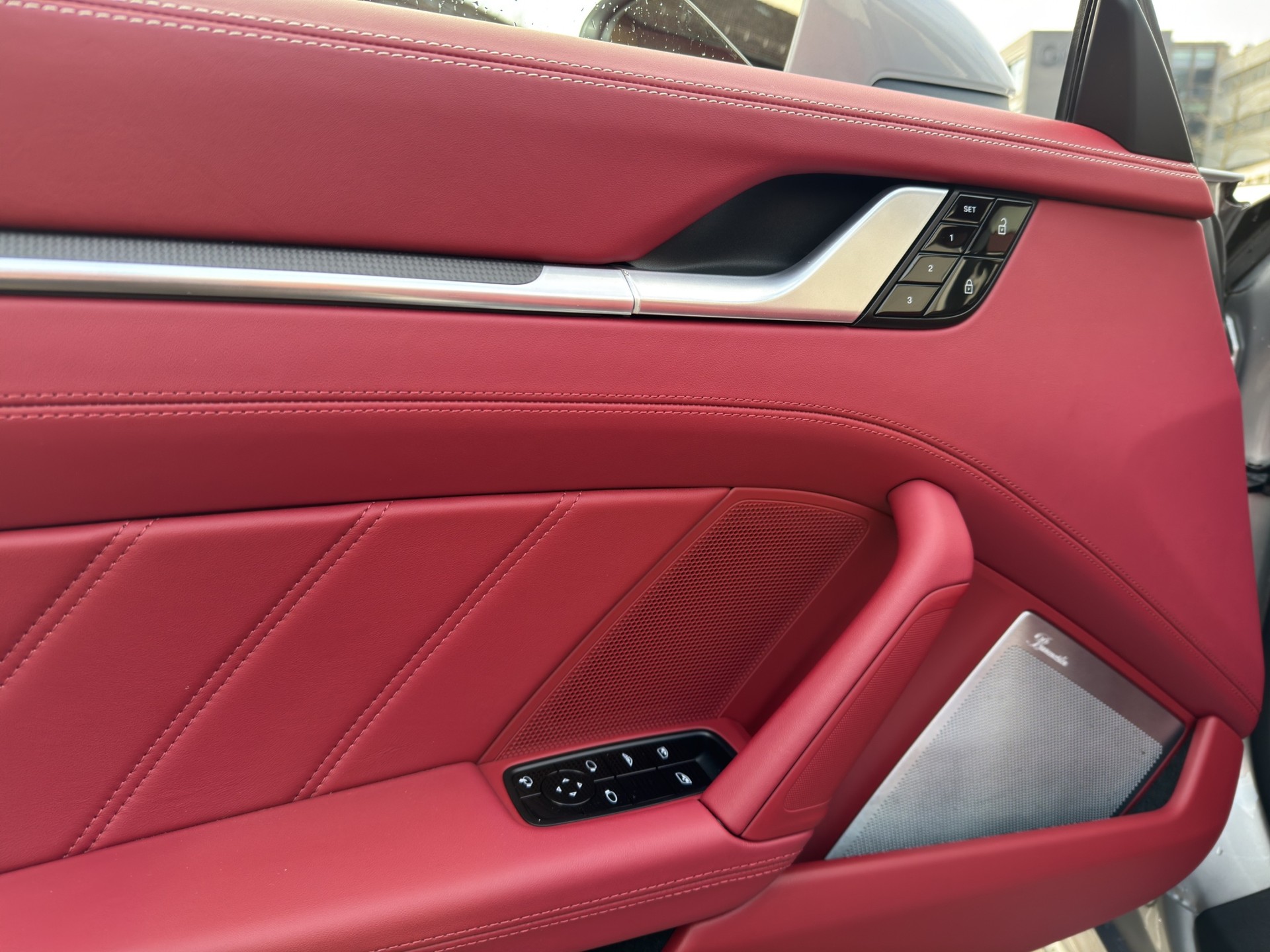 PORSCHE 911 Cabriolet 3.7 Turbo S PDK-image-13