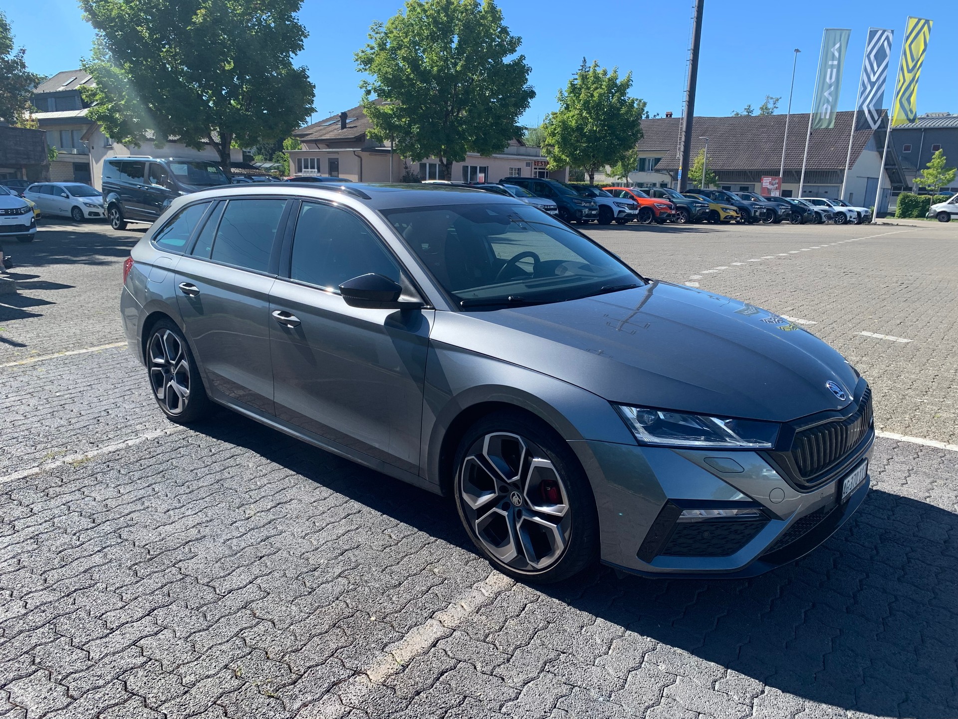 SKODA 2.0 TDI RS 4x4 DSG-image-2
