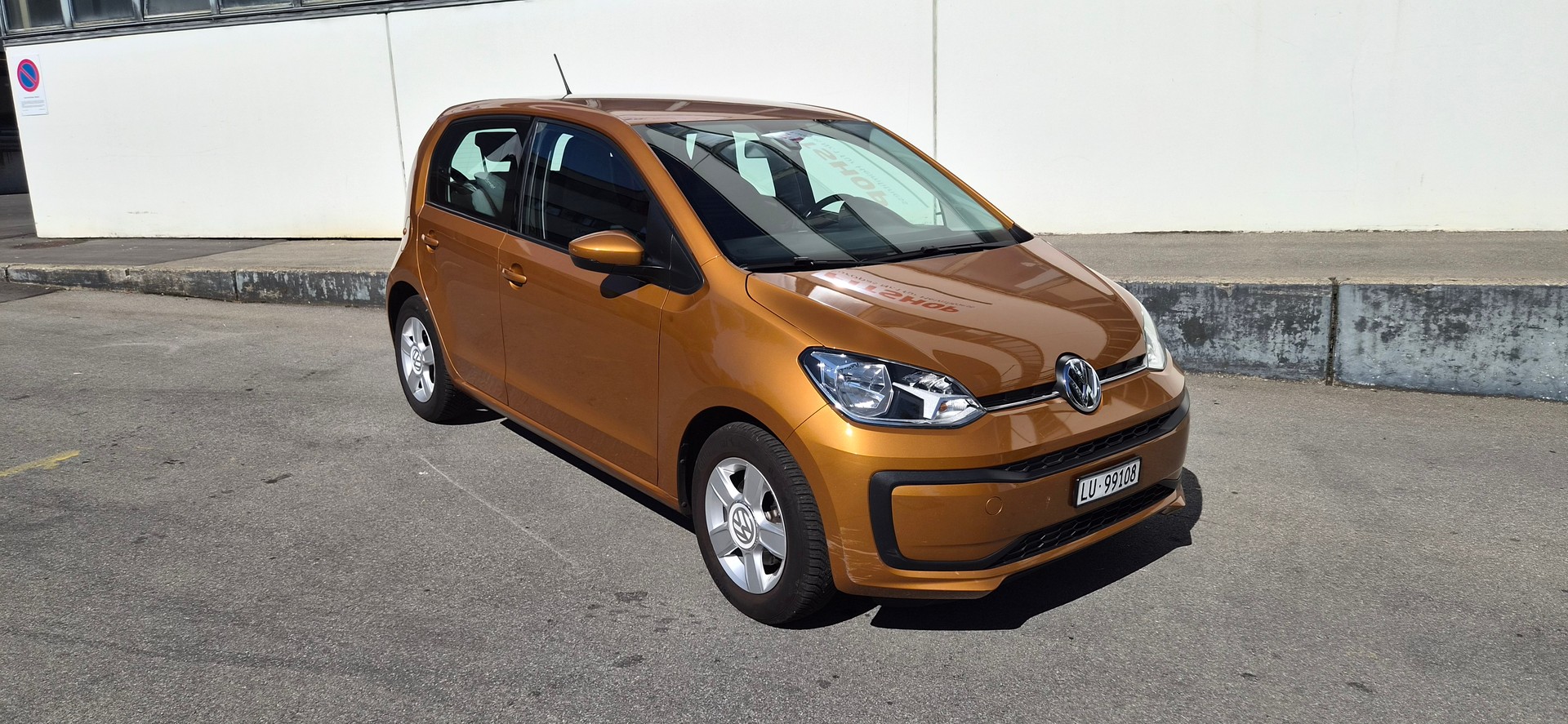 VW 1.0 MPI 60 BMT Move ASG-image-0