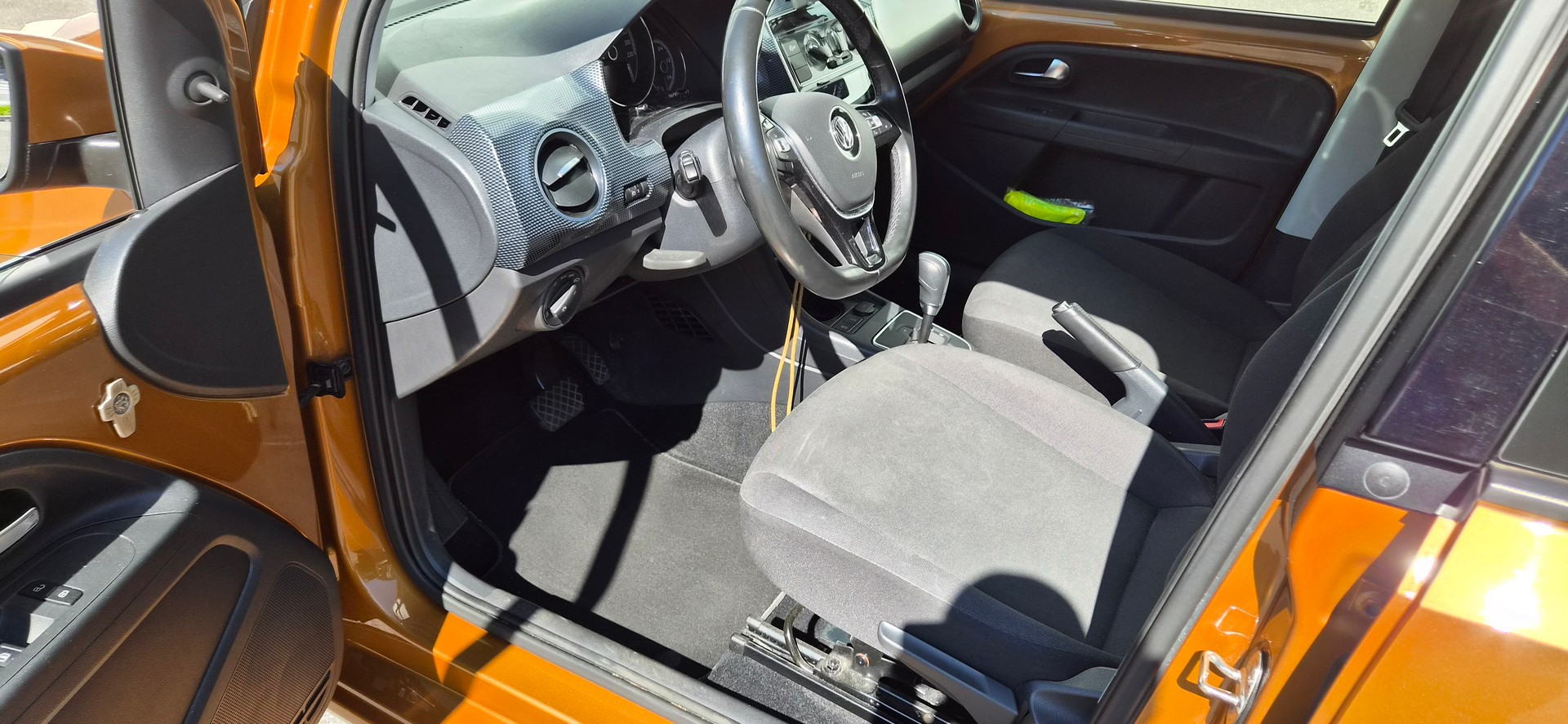 VW 1.0 MPI 60 BMT Move ASG-image-4