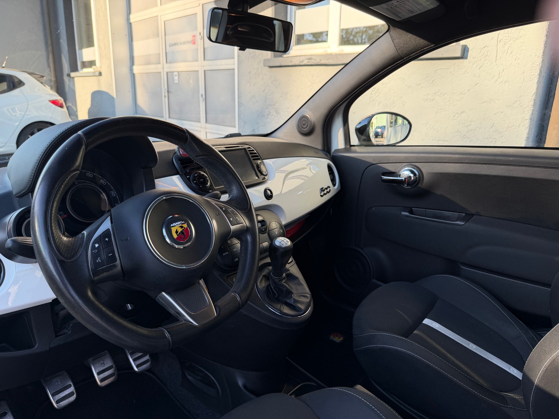 FIAT 500 1.4 16V Turbo Abarth-image-10