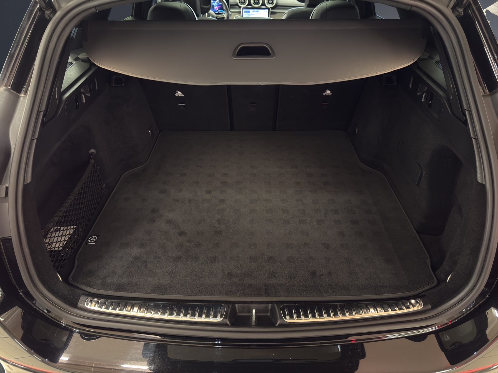 MERCEDES-BENZ C 200 T 4Matic AMG Line-image-20