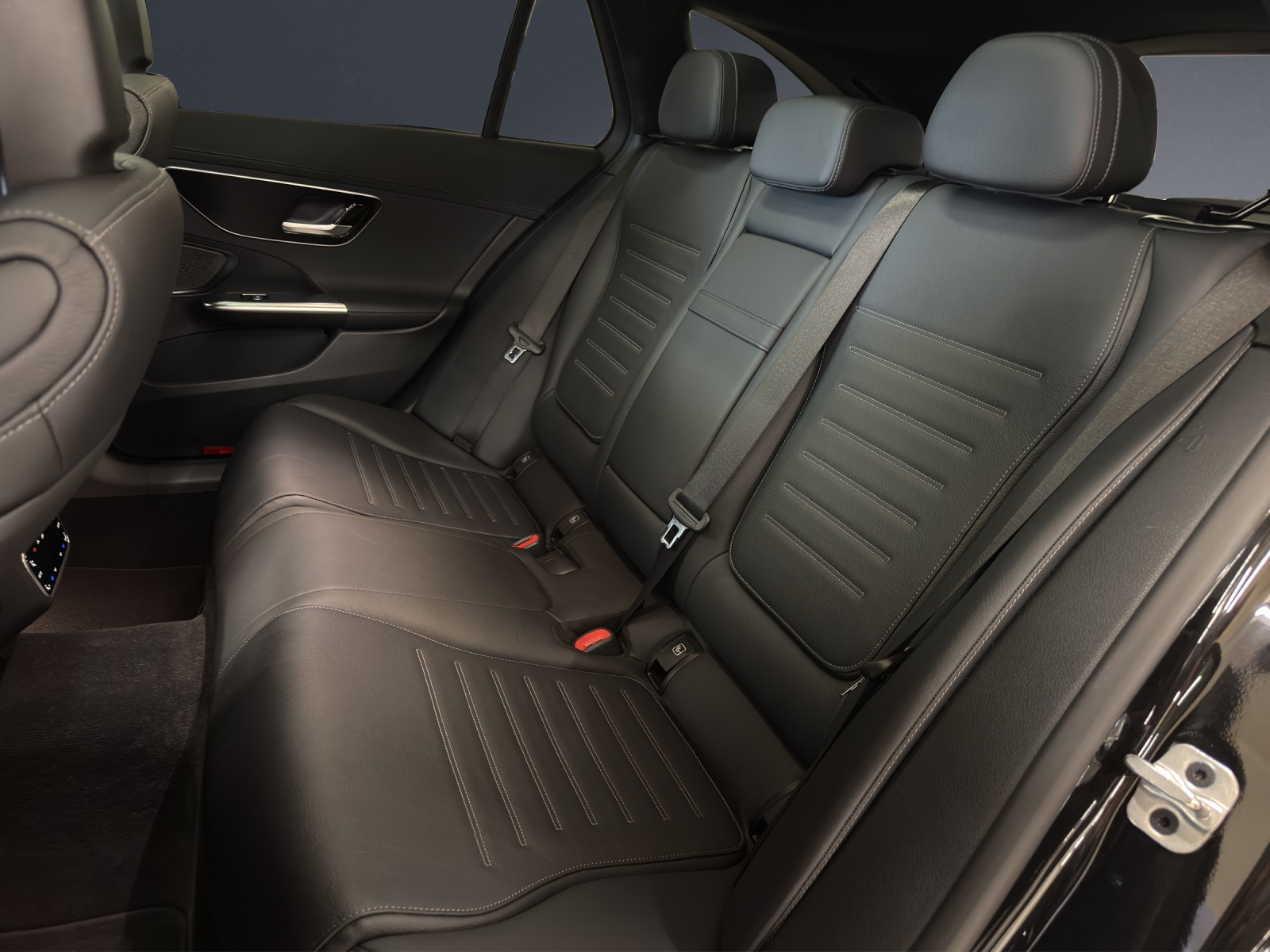Image MERCEDES-BENZ C-200 C 200 T 4Matic AMG Line