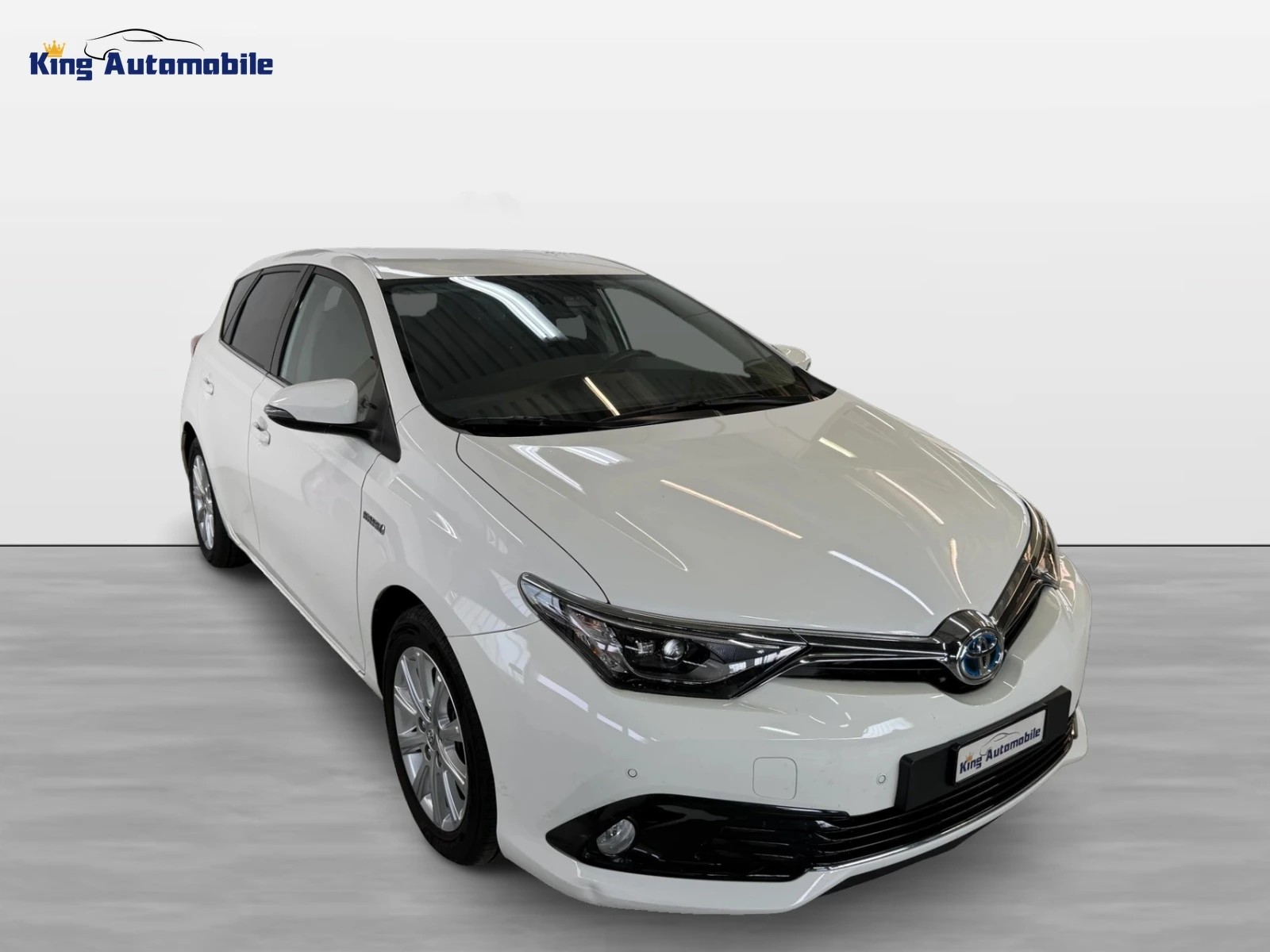TOYOTA Auris 1.8 HSD Trend e-CVT | CH-Auto | 1-Hand | Ab Service-image-0